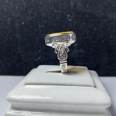 انگشتر نقره با سنگ عقیق زرد باحکاکی علی فاطمه بارکاب چهار سلام کد 1279